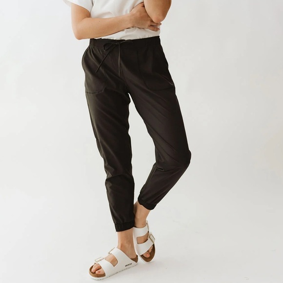 Albion Jetsetter Women's Joggers Black Size Medium Travel Comfy Activewear - Picture 2 of 12